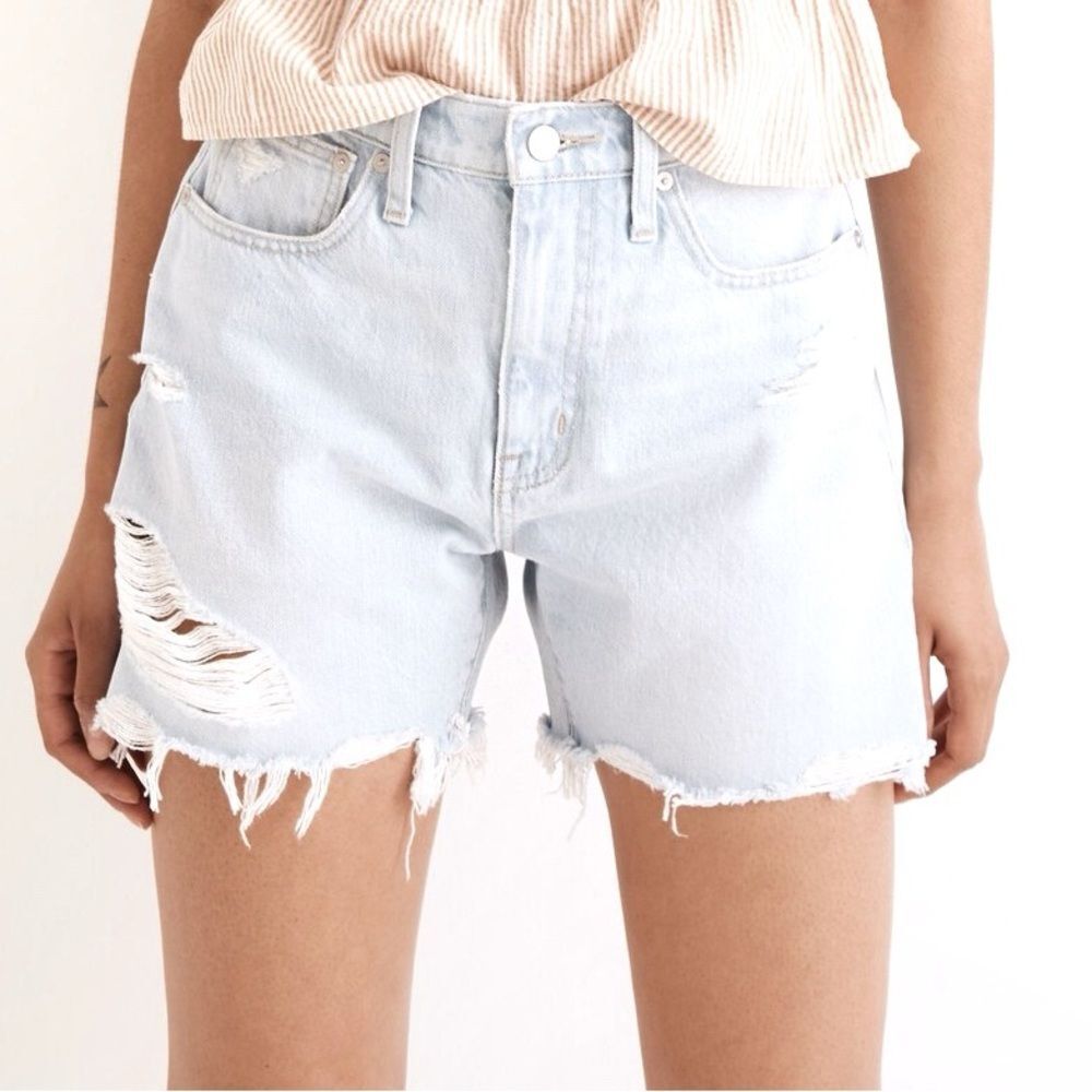 NWT Madewell Relaxed Mid-Length Denim Shorts in Distressed Arnham Wash Size 24